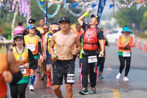 BIB: 5163
                            <button type="button" onclick="openModal(9908607)" class="btn btn-primary btn-sm float-right btn-popup" data-toggle="modal" data-target=".modal-high-quality">
                        <i class="fas fa-shopping-cart"></i> Add to Cart
                    </button>
                                            <button type="button" onclick="isThisMe(9908607, true)" class="btn btn-success btn-sm float-right btn-popup btn-isme hidden" data-toggle="tooltip" data-placement="bottom" title="นี่คือรูปของคุณใช่ไหม คลิกที่นี่เพื่อเอาเข้าอัลบั้ม">
                        <i class="fas fa-plus"></i> Add to album
                    </button>
                    <button type="button" onclick="isThisMe(9908607, false)" class="btn btn-warning btn-sm float-right btn-popup btn-isnotme hidden">
                        <i class="fas fa-ban"></i> Remove from album
                    </button>